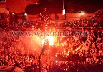 بالصور والفيديو مئات الآلاف في محيط قصر الاتحادية مساءً