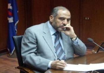 ثوار السويس تعلن عن عزل المحافظ كممثل للنظام الذي أسقطه الشعب