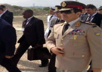 ثوار السويس يدعون المواطنين للاحتشاد عصر اليوم في ميدان الأربعين