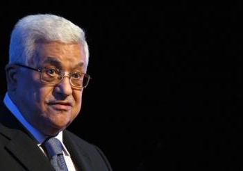عباس يؤكد على عدم التدخل في شؤون مصر