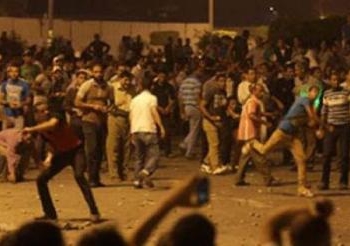 لقي شخص مصرعة أثناء أشتباكات بين مؤيدي ومعارضي مرسي