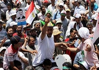معتصمو رابعة ينون منع الرئيس المؤقت من دخول مكتبه