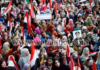 بالصور والفيديو “التحرير” يحتفل برحيل “الإخوان”