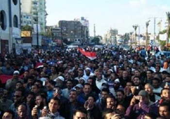 السويس تشهد تظاهرات تأييد للقوات المسلحة