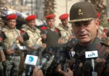 قائد الجيش الثالث يدعو للمصالحة الوطنية على مائدة افطار جماعى