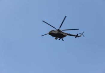 الطائرات ” الهيلوكوبتر ” تحلق فى سماء السويس للرصد التأمين