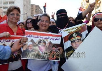 مسيرة دوران شبرا تصل التحرير لتفويض الجيش