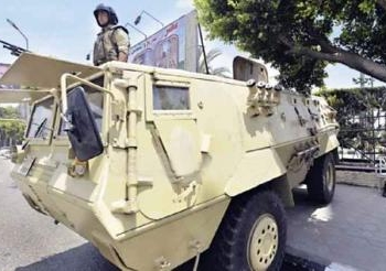 الجيش يغلق كوبري عباس والشرطة تبطل قنبلة في الهرم