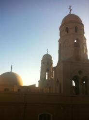 بالمنيا..أنصار مرسي يرشقون كنيسة بالحجارة ويروعون الأقباط