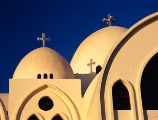 بعد تكرار الأعتداءات الطائفية: مطرانية المنيا تشكل لجنة لإدارة الأزمات