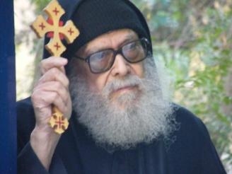نيافة انبا ميخائيل مطران أسيوط يترأس صلاة القداس الالهى بدير العذراء