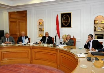 وزيرا الإسكان والرى فى اجتماع مشترك: