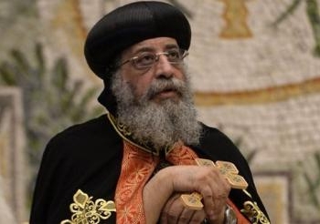 البابا تواضروس يدعو للصﻻة من أجل سلام مصر بقداس عيد العذراء