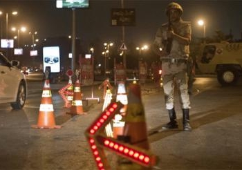 قوات التأمين بالسويس تضبط تركي من أنصار المعزول