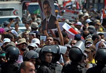 استعدادات أمنية مكثفة بالسويس لمظاهرات مؤيدي المعزول