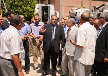 محافظ القليوبية ورئيس شركة المياه والصرف الصحى يطلقان مبادرة التنمية