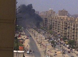 انفجار سيارة مفخخة أمام موكب وزير الداخلية