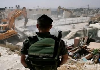 جرافات إسرائيل تهدم منشآت فلسطينية