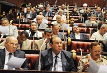 اعضاء بالخمسين يطالبون بالعودة بنص المادة الثانية كما جاءت فى دستور 71