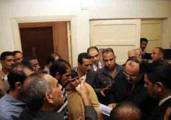 محافظ القليوبية يزور مدينة الخانكة ويستمع لمشاكل مواطنيها