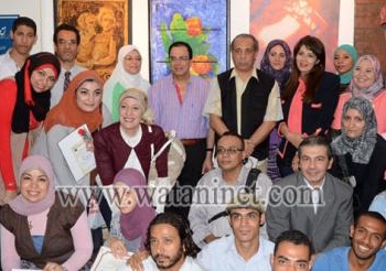 بالصور مبادرة لفنانين تشكيليين وفوتوغرافيين لبيع لوحاتهم