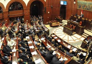 انتهاء نصف المدة المحددة للجان الخمسين للانتهاء من عملها