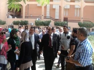 محافظ القليوبية ورئيس جامعة بنها يتفقدان كليات الجامعة