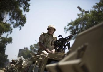 القبض على 3 أشخاص وضعوا رسومات مسيئة للجيش بالدقهلية