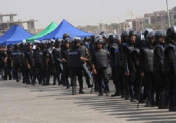 طوق أمني بميدان محطة قطارات  المنيا  بعد بلاغ بوجود سيارة مفخخة