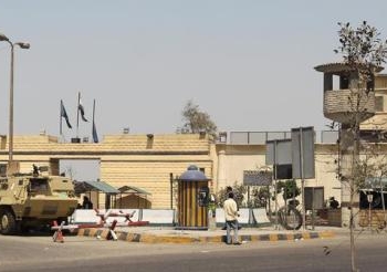 مصلحة السجون تنفي وقوع مشادات بين أسر المسجونين جنائيا والإخوان بطرة