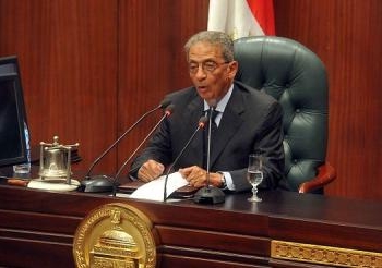 رئيس لجنة الخمسين يلتقى السيدات الأكثر احتياجاً والرائدات الريفيات