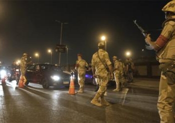 عناصر الجيش تسيطر على شوارع السويس بعد اشتباكات الإخوان