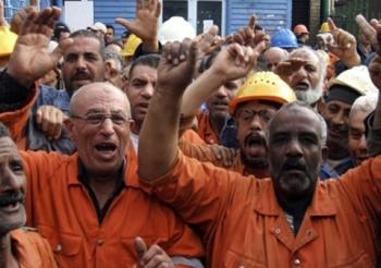 وقف العمل داخل محطة توليدكهرباء العين السخنة بالسويس بسبب إضراب العمال