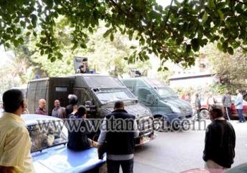 بالصورهدوء حذر بمحيط القضاء العالى بعد إشتباكات بين الاخوان والاهالى