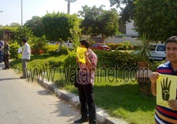 مظاهرتان وسلسلة بشرية لطلبة الاخوان ب جامعة المنيا