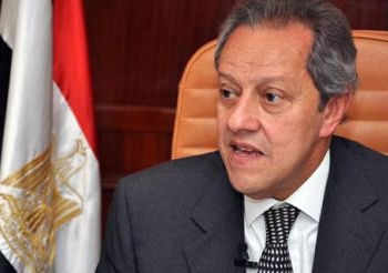 وزير الصناعة يصدر قرار بوقف رسوم الحماية على الحديد المستورد
