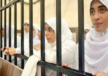 الرئاسة تعفو عن فتيات 7 الصبح