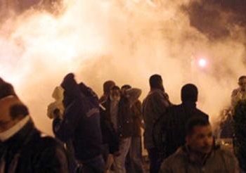فض مظاهرات الاخوان الغير مرخصة بالقنابل المسيلة ببني سويف