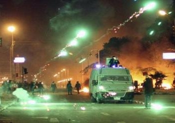 الأمن يسيطر على منطقة جسر السويس بعد اشتباكات مع الإخوان