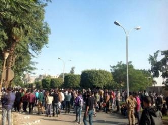 أمن المنيا يفرق  مظاهرة طلابية تخطت الجامعة بقنابل الغاز
