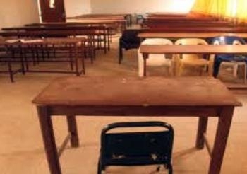 الاشتباه في سيارة مفخخة أمام مدرسه ابتدائي بالمنيا