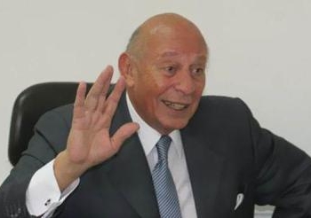 المشكلة  التى تواجه حقوق الإنسان  هي عدم توافر الإرادة السياسية