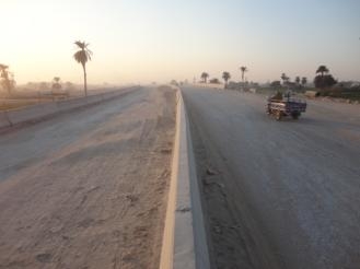 تشغيل جزئي لكوبري يربط بين الطريق الزراعي بالصحراوي الشرقي بالمنيا