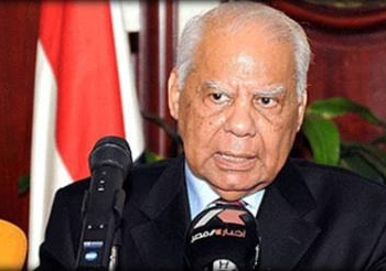 ناشط سياسي بقنا يطالب بمحاكمة الببلاوى