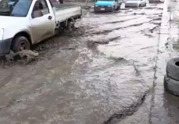 مياه الأمطار تغمر شوارع كفرالشيخ فى غياب المحليات