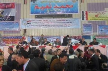 ابو حديد خلال مؤتمر بمدينه طنطا ومطالبه الفلاحيين بالنزول