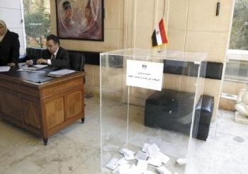 استفتاء المصريين فى الخارج يسير بشكل طبيعى لليوم الثانى