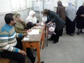 أستبعاد مدير مدرسة بمحرم بك لتوجيه الناخبين التصويت بلا للدستور
