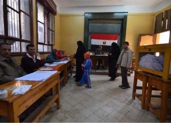 استبعاد قضاه يوجهون الناخبين ودعم لجان بعدد اضافى من القضاه