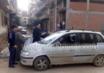 رئيس لجنة انتخابية بكفرالشيخ يخرج بصندوق الأقتراع تسييراً علي مريض